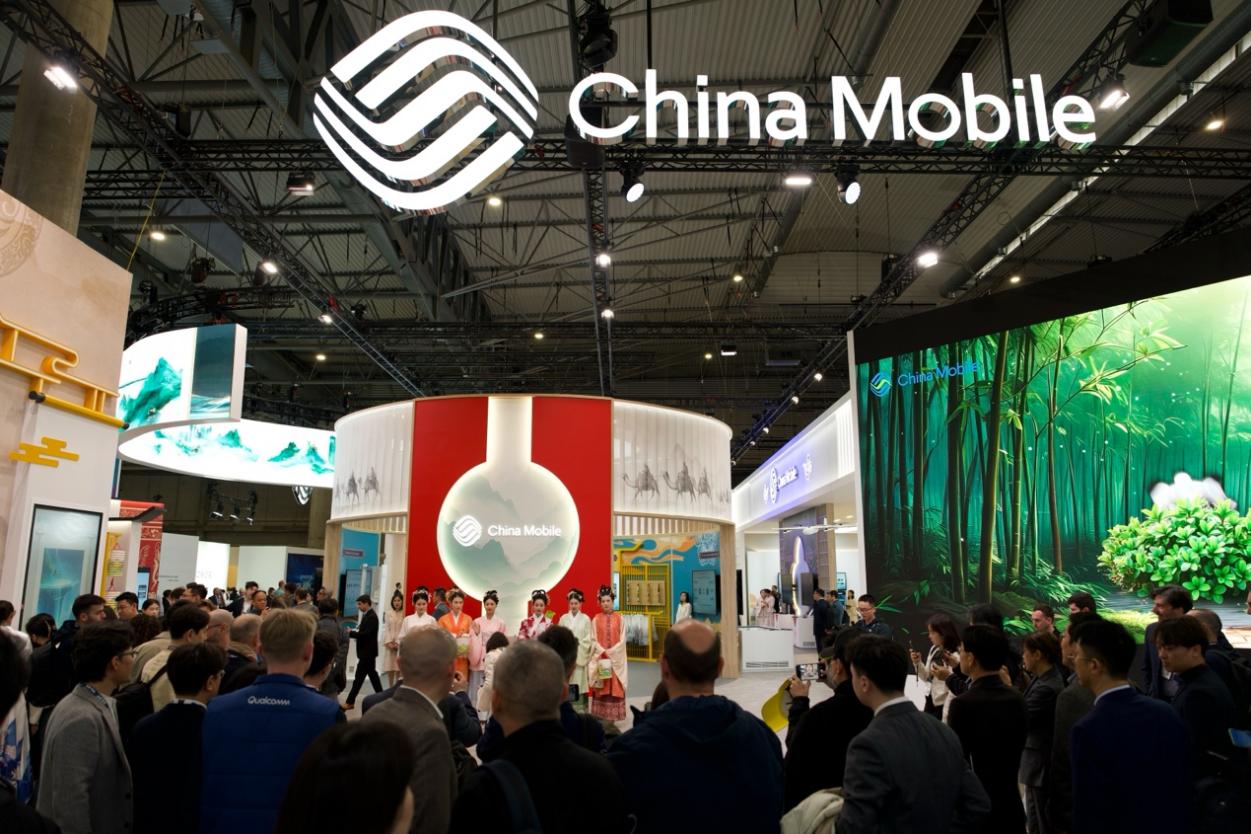 中国移动MWC2025掠影：以东方智慧拓数智时代新空间