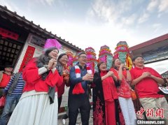 （新春见闻）侨乡文昌“送灯”巡游寄心意