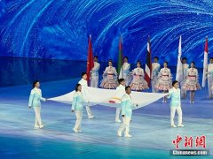 哈尔滨亚冬会开幕式：赵宏博、丁宁等手执亚奥
