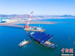 中国开放海域最大渔光互补示范类项目在青岛启