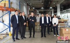 浙江省侨商会访侨企送服务 助企业破浪“出海”