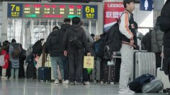 舌尖上的春运：回家路上年味拉满，带什么回家