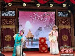 （新春走基层）在福州三坊七巷邂逅闽剧 欢欢喜