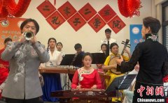 比利时布鲁塞尔孔子学院奏响民乐庆祝联合国中