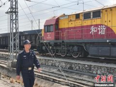九年守护 “钉”在西部陆海新通道的铁警黄琼艺