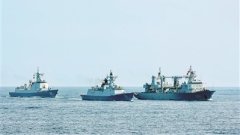 海军某支队组织多型舰艇开展海上训练