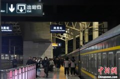 （新春走基层）江西加开临客列车赴粤载客返乡
