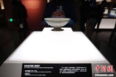 东西问丨郑建华、黎毓馨：千年前“奢侈品”顶