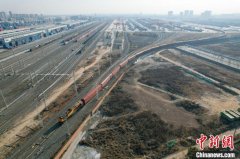 “中国造”商品汽车出口专列开行突破5000列