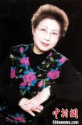 京剧表演艺术家李炳淑获白玉兰戏剧奖特殊贡献