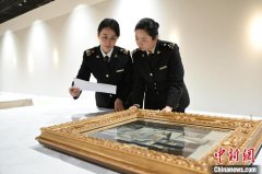 2024年上海海关监管进境艺术展品总价值同比增长