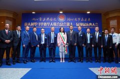 侨心连中意 深罗共发展