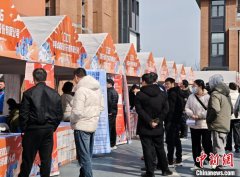 江苏无锡新春首场大型招聘会启幕 最高年薪50万