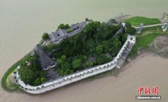 海外华媒登临三峡库区“江上明珠”：触“乡”