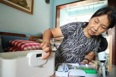 【央广时评】完善床边、身边服务 让老人家居家