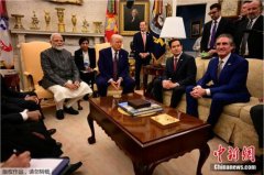 美媒：特朗普“嫌犯大头照”被挂在白宫办公室