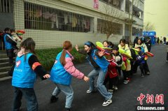 探访四川筠连县山体滑坡临时安置点：民众盼望