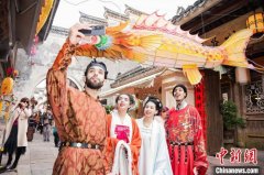 （新春走基层）浙江“石浦十四夜”：千灯映海