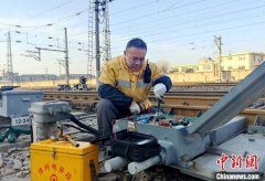 （新春走基层）江苏徐州：百年老站春运畅 铁路