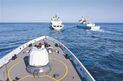 海军某支队组织海上补给训练