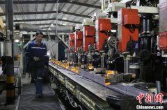 宁夏彭阳日产香水瓶超9万只 “瓶”实力出圈卖全